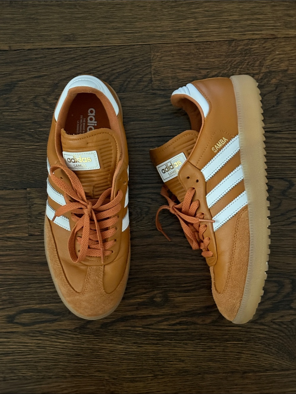 Lightly worn Adidas Golf Samba size 8.5 in great condition